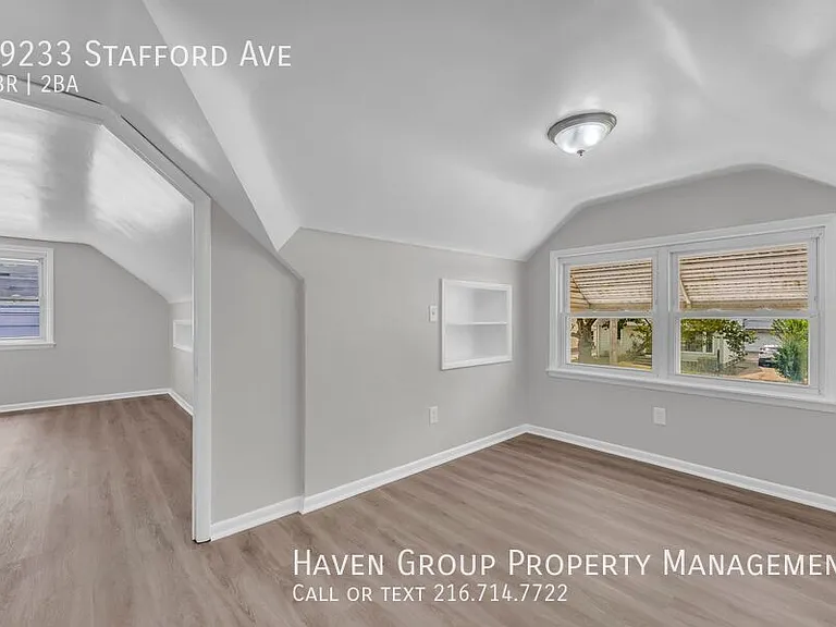 19233 Stafford Ave — Photo 12