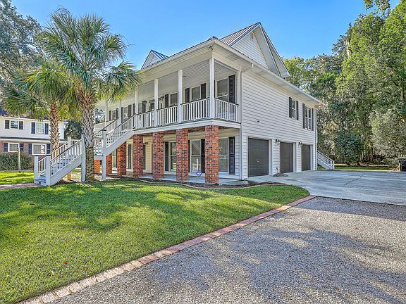 side driveway 
3 car garage