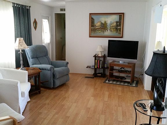 Living Room (1)