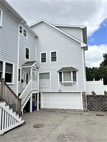 303 Cabot St Photo 1