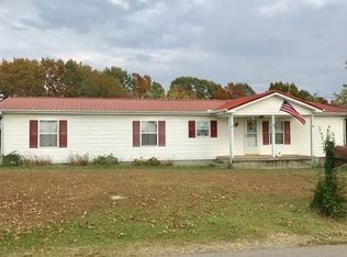 446 Nubia Rd, Westmoreland, TN 37186