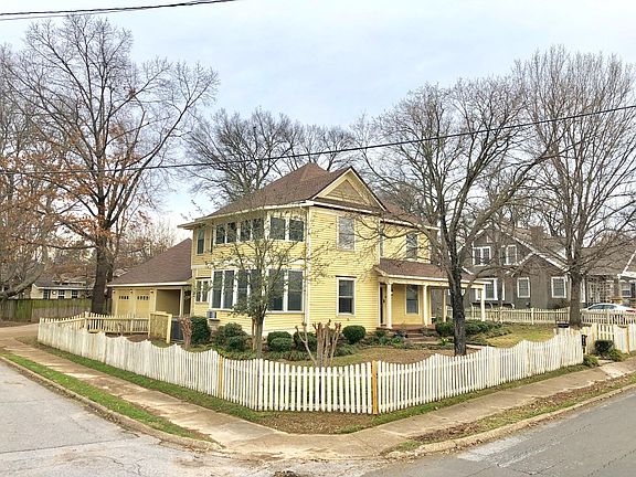 3rd image of 611 Vine St