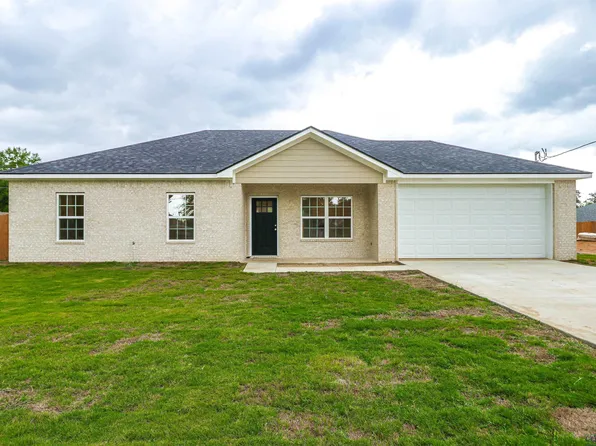 71 Short St, Gilmer, TX 75645