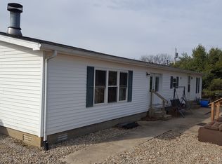 308 Sunrise Dr, Fairfield, IL 62837