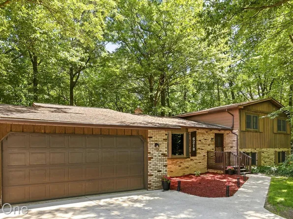 6218 Sturgeon Creek Pkwy, Midland, MI 48640