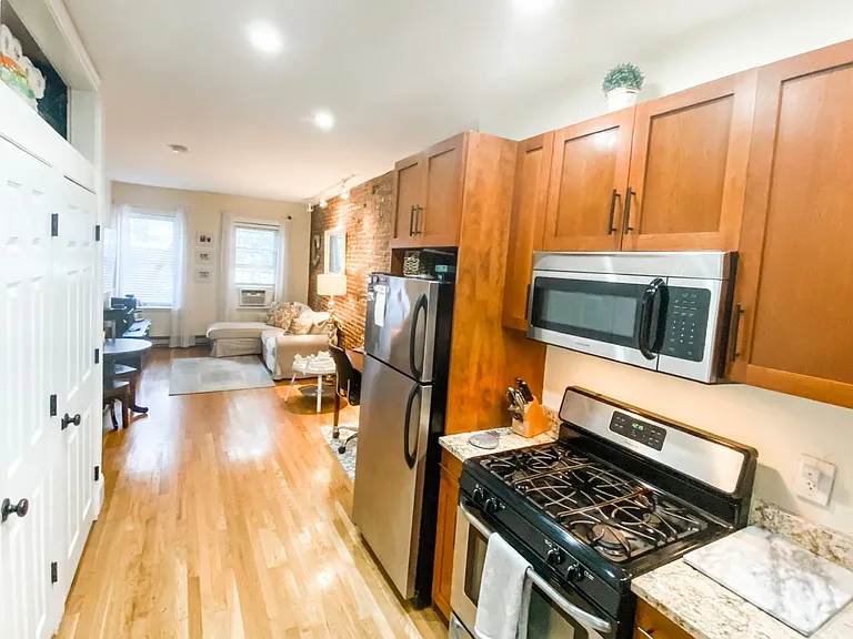 88 W Cedar St #D — Photo 3