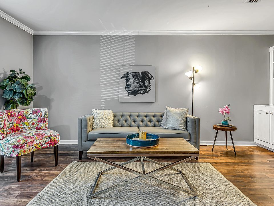 1st image of 121 Academy Sq
