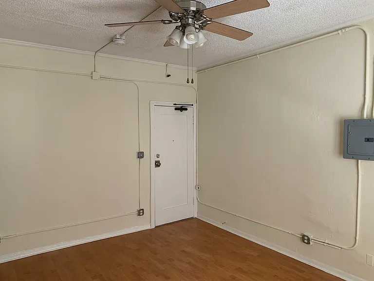 422 S Grand View St #A408 — Photo 4