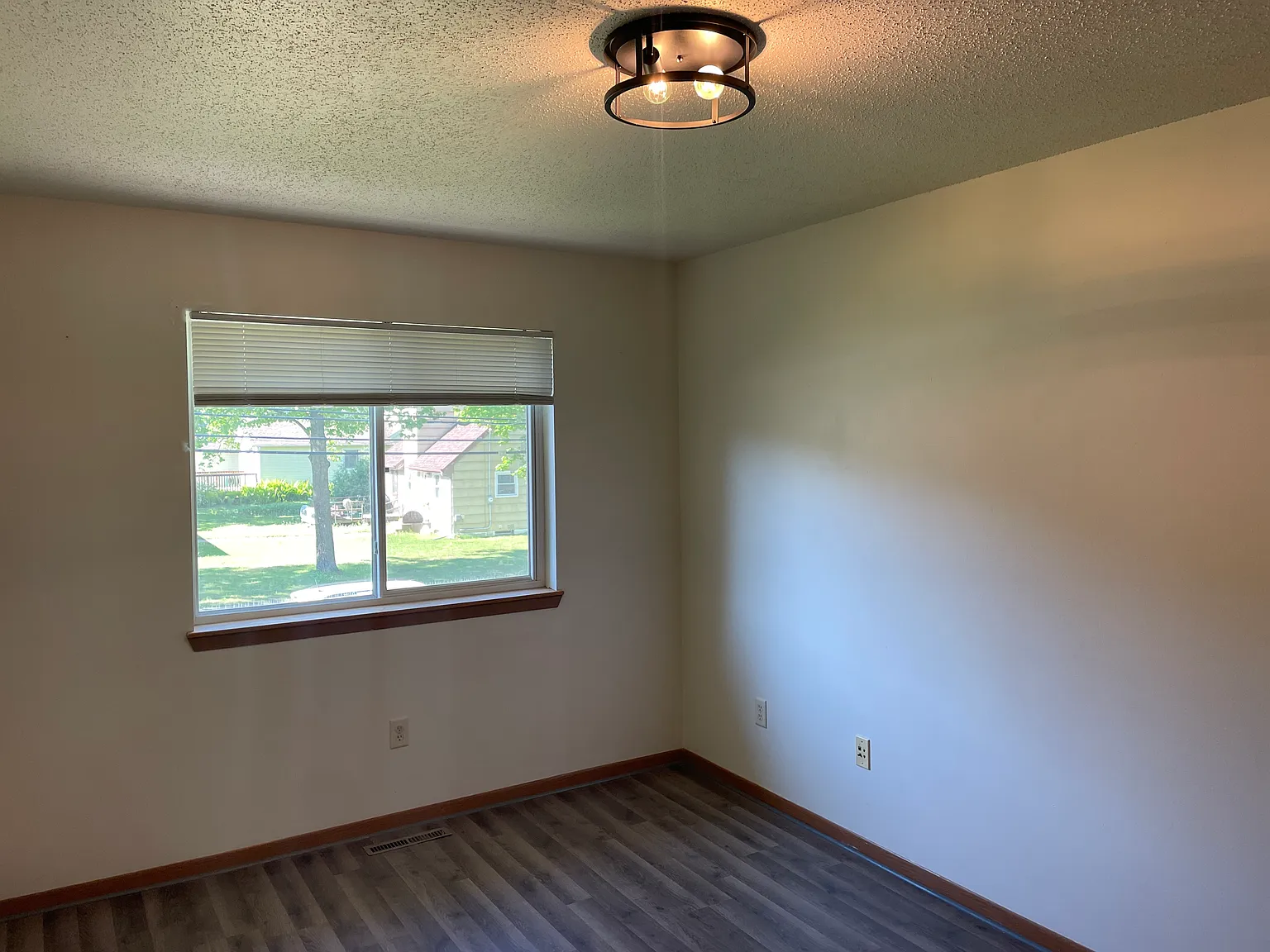 4 bed, $1,575 — Photo 4