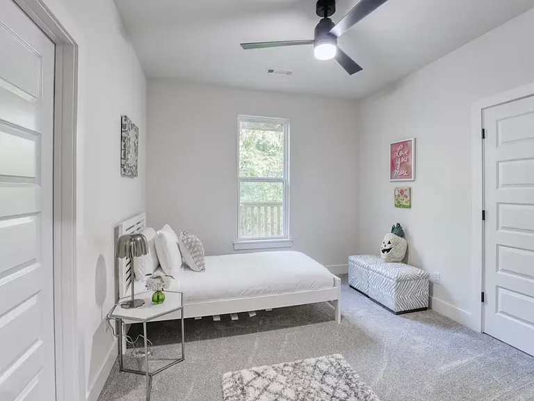 1421 Lee St #2 — Photo 8