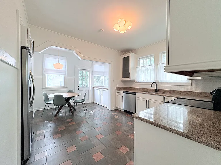 6104 N Suwanee Ave — Photo 19