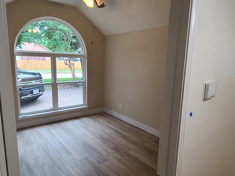 641 Cottonwood Trl — Photo 8