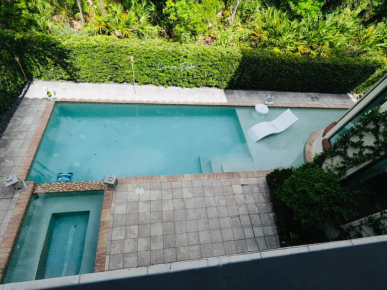 1058 Faulkner Ter — Photo 14