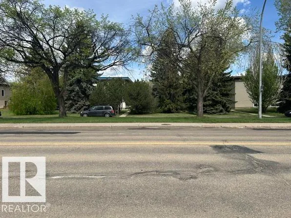 6920 101st Ave NW #2, Edmonton, AB T6A 0H7