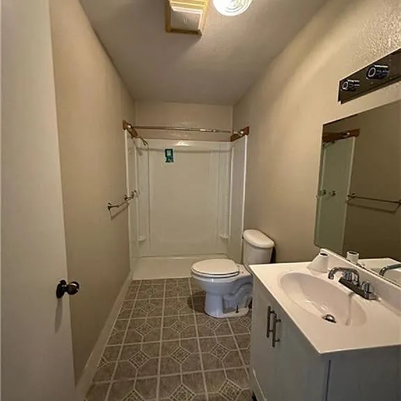 126 N Pine St — Photo 8