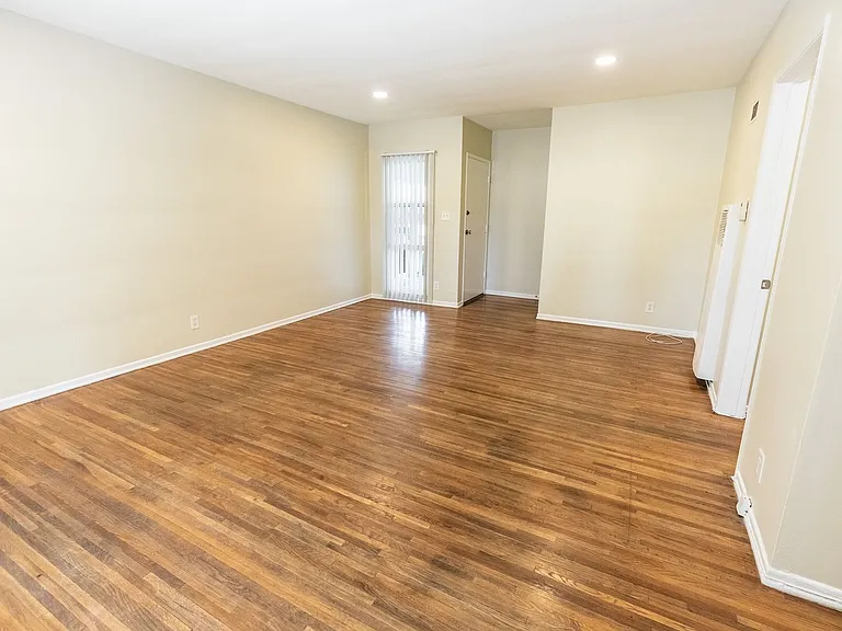 652 Veteran Ave — Photo 83
