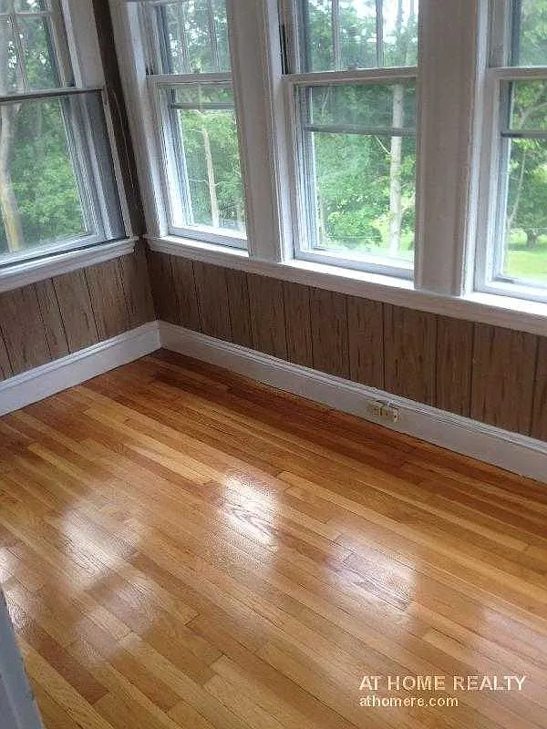 4 bed, 1.5 bath, $4,000 — Photo 1