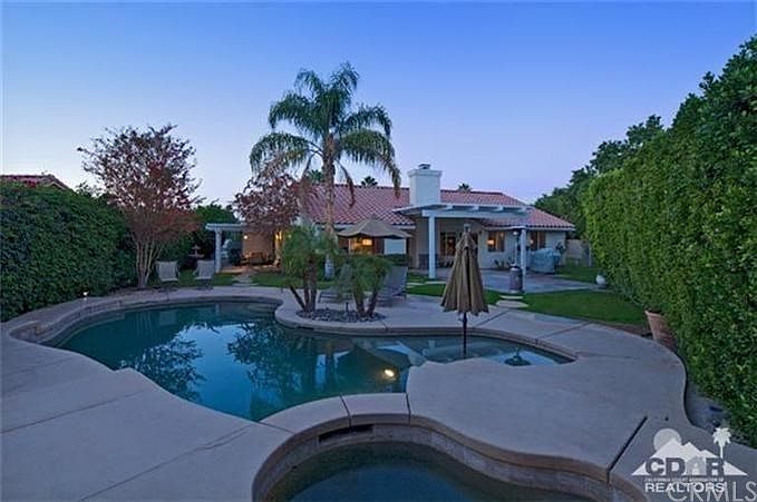 Photography copyright GeorgeGutenberg.com 2014