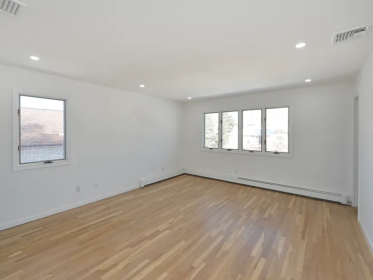 472 Central Blvd — Photo 9