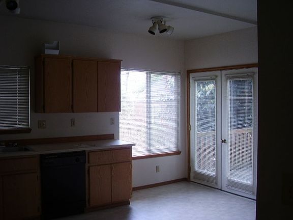 4th image of 2209 East St