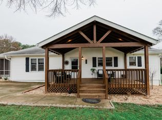 6074 Lights Ferry Rd, Flowery Branch, GA 30542