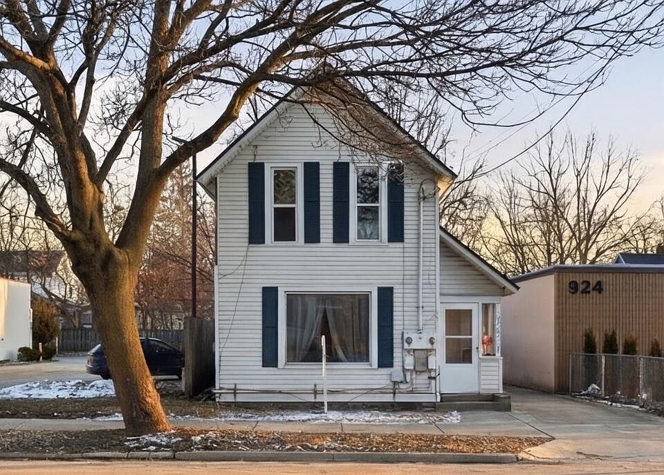 1st image of 914 Fulton St W
