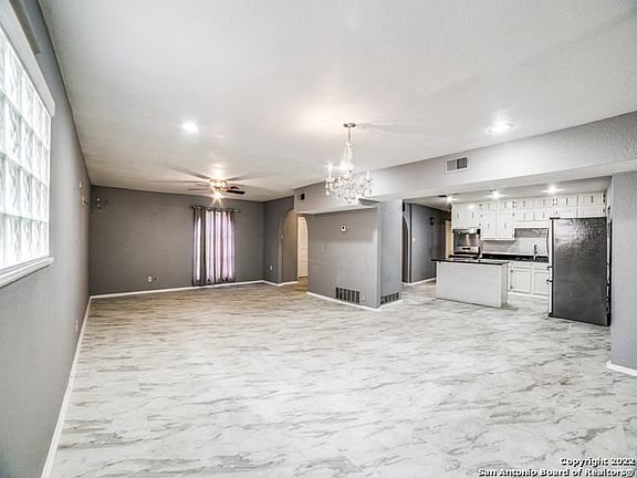 3rd image of 2827 FERNCIRCLE DR
