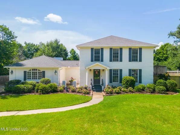 12 Greenbriar Dr, Gulfport, MS 39507