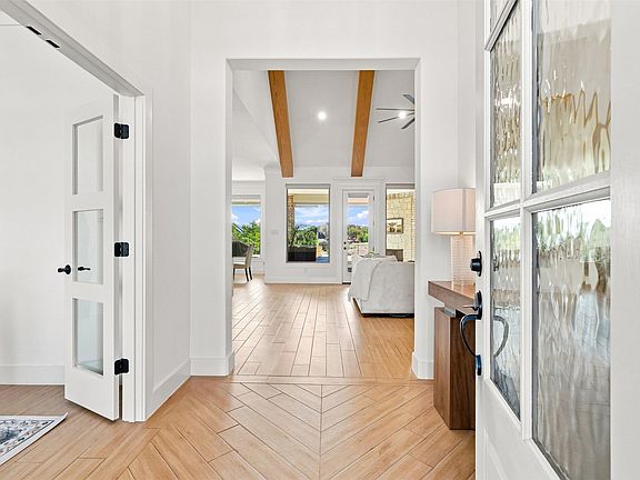 5th image of 300 Spanish Oak Ct