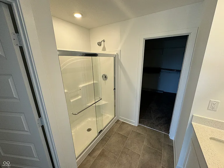 1124 Tansley Ln — Photo 11