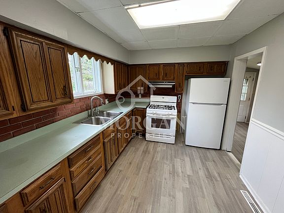 4th image of 8110 S Edwards Ave