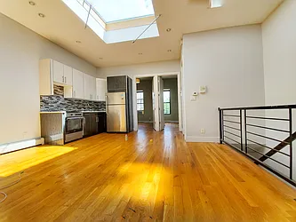 Rented by Rentall Group Inc