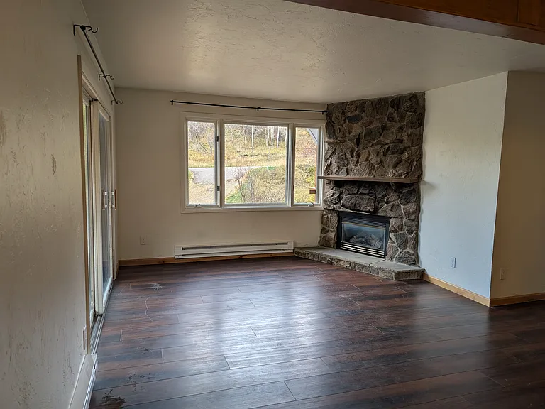 2562 Cortina Ln — Photo 5
