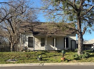 313 Throckmorton St, Weatherford, TX 76086