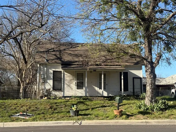 313 Throckmorton St, Weatherford, TX 76086
