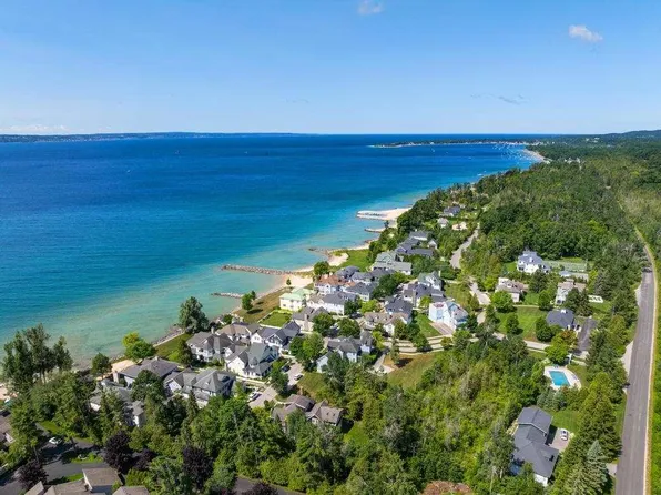 8663 Ramona Park, Harbor Springs, MI 49740