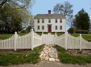 1072 S East St, Amherst, MA 01002