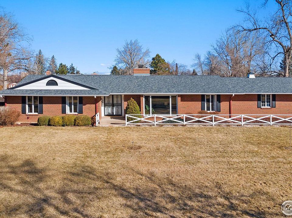 1st image of 380 Nicklaus Ct