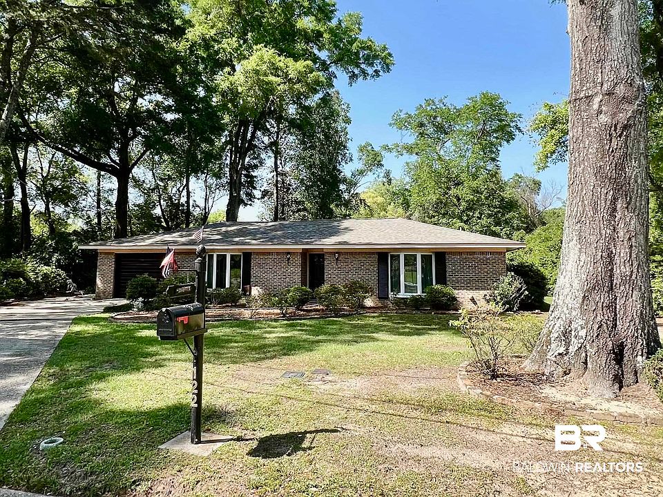 1st image of 122 Paddock Dr