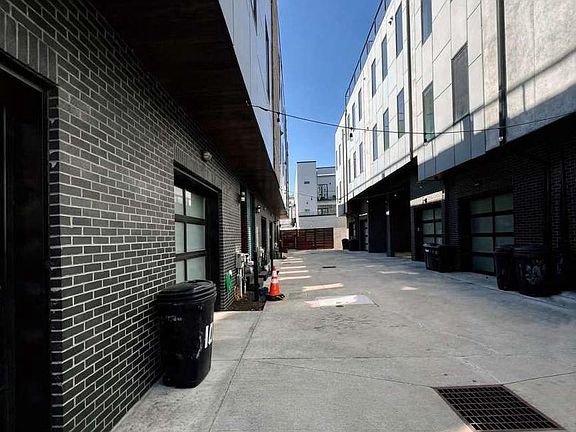 4th image of 412 Moyer St Unit 11