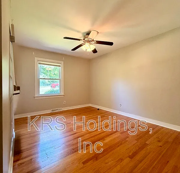 6048 Rhonda Rd — Photo 8