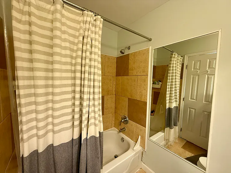 1355 C St NE — Photo 12