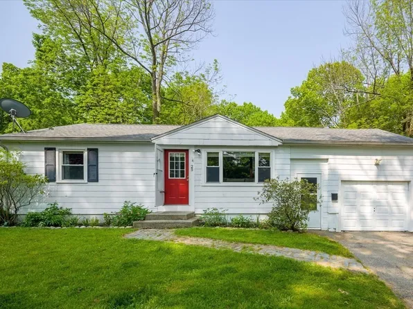 25 Sunset Dr, Leicester, MA 01524