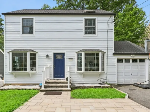 43 Amherst Pl, Livingston Twp., NJ 07039