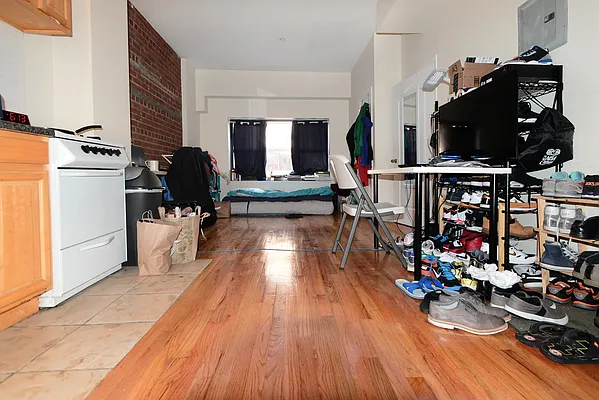 Rented by J Misrahi Realty Corp | media 21