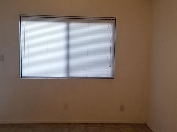 2nd image of 3608 Bryn Mawr Dr NE APT C