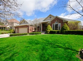 1437 Eagle Trace Dr, Greenwood, IN