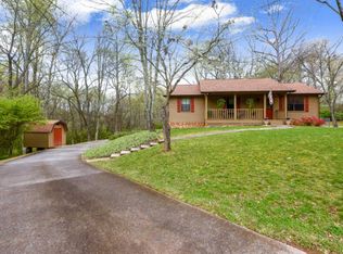 2325 Travis Cir, Maryville, TN 37804