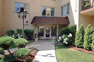 1st image of 6455 W Belle Plaine Ave APT 404