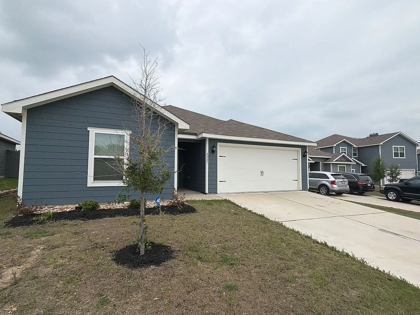 **Move In Special Move In By 8/31 for $500 Off 2nd Month Rent — Photo 1